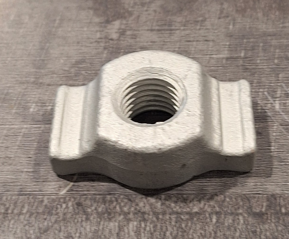 SÄÄTÖPULTIN VASTAMUTTERI M20                                                                                  